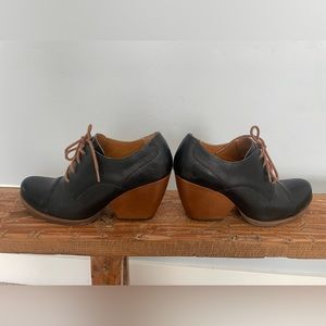 Korks lace up bootie in good condition